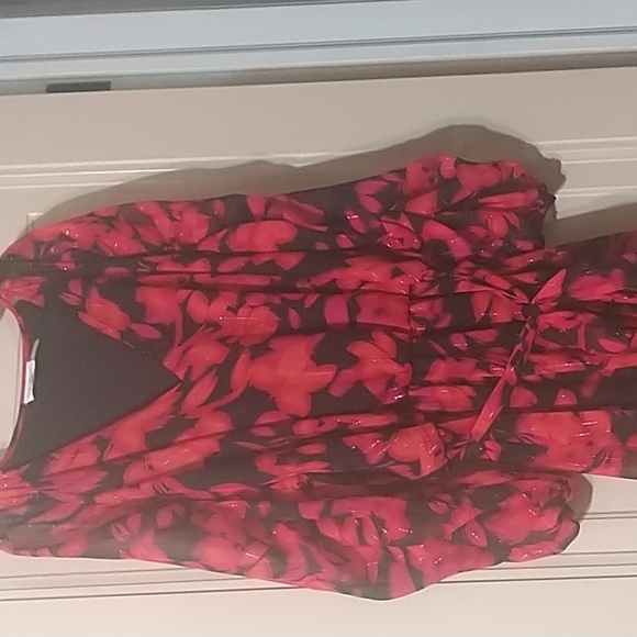Red and black metallic dress size 2x - Picture 3 of 5
